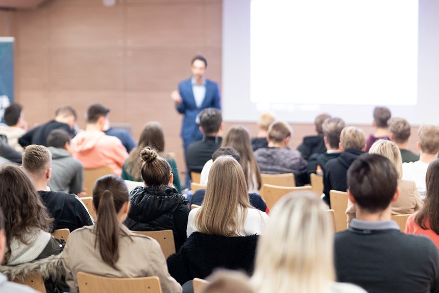 参加学术会议应该怎样发言
