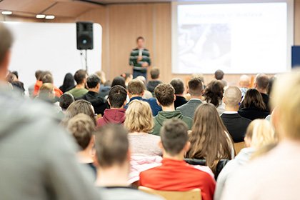 怎么找研究方向学术会议