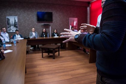 怎样能去参加学术会议呢