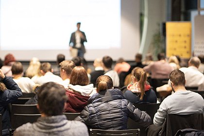 如何能参加到学术会议里